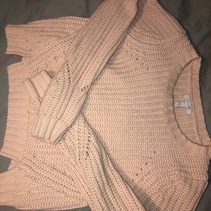 Cropped light pink long-sleeve knitted sweater